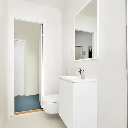 - Bedroom With Private Bathroom ゲストハウス