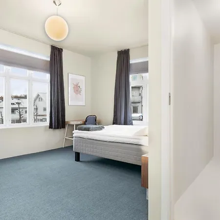 - Bedroom With Private Bathroom 4* スタヴァンゲル