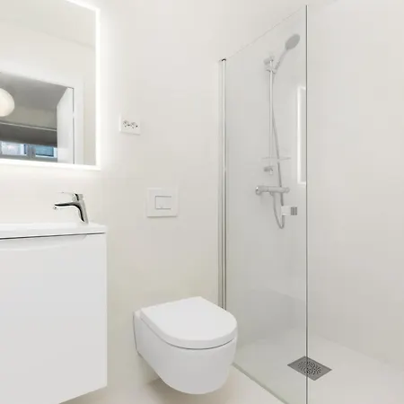 - Bedroom With Private Bathroom 4*
