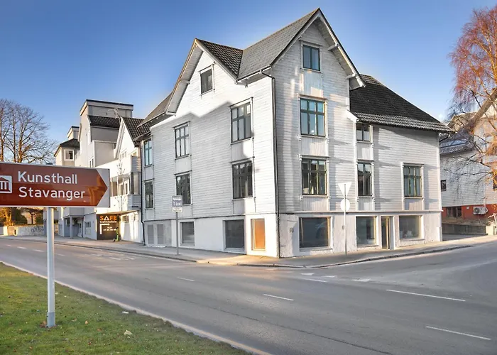 Guest house - Bedroom With Private Bathroom